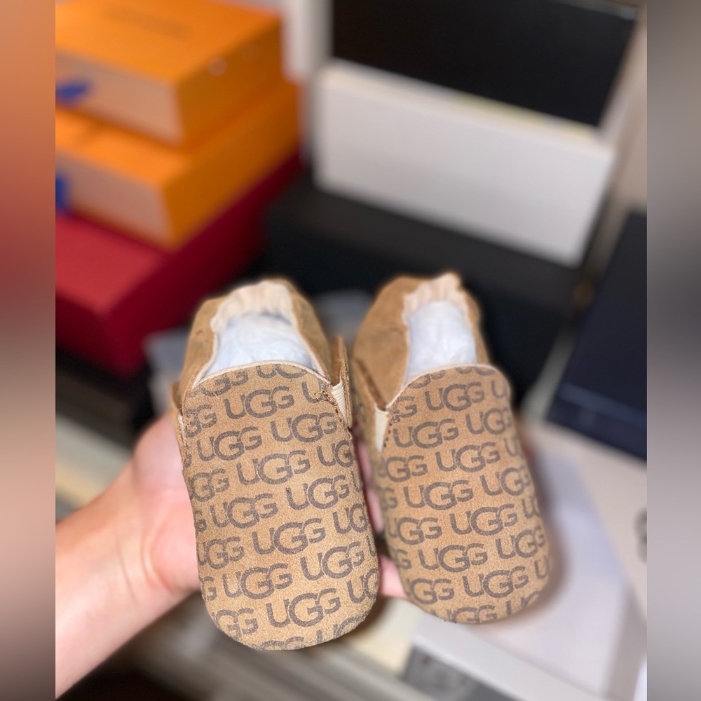 COPY - Ugg boots and beanie